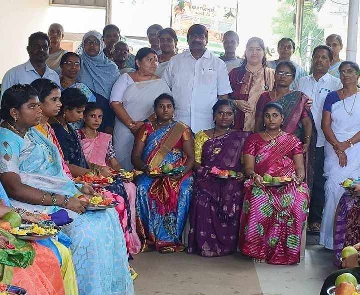 గోపాలపురంలో అంగన్వాడీ సిబ్బందికి సత్కారం - Udayam