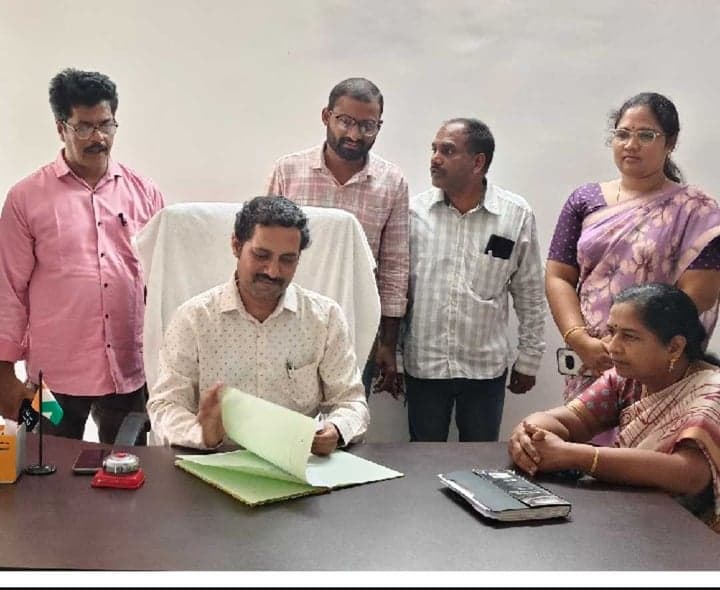 మామిడికుదురు మండల ప్రత్యేక అధికారిగా విజయ భాస్కర్ - Udayam