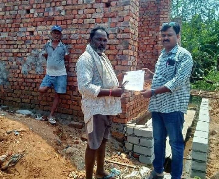 బవులువాడలో అక్రమ నిర్మాణాలపై నోటీసులు - Udayam