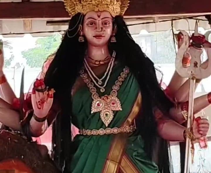 ఆదిలాబాద్లో చంద్రఘంట అవతారంలో అమ్మవారు - Udayam