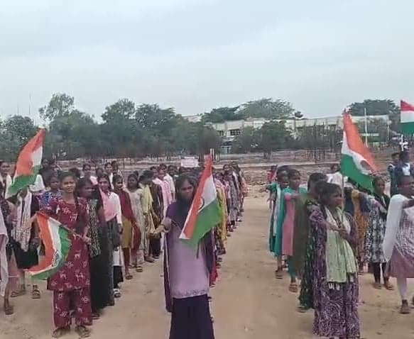 మత్తు పదార్థాలకు దూరంగా ఉండాలి: డీఎంహెచ్ఓ - Udayam