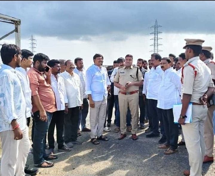 పెడనలో పర్యటన ప్రాంతాలను పరిశీలించిన ఎస్పీ - Udayam