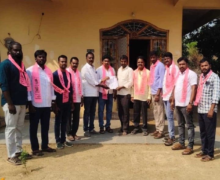 ఓటు హక్కు ప్రజాస్వామ్యానికి పునాది - Udayam