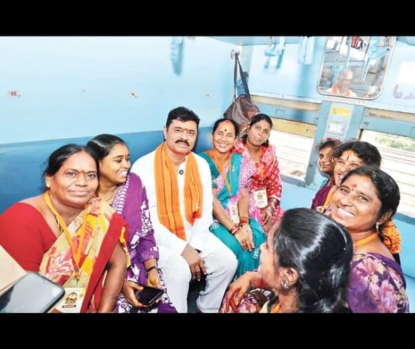 కాశీ, అయోధ్యకు ప్రత్యేక రైలు - Udayam Digital