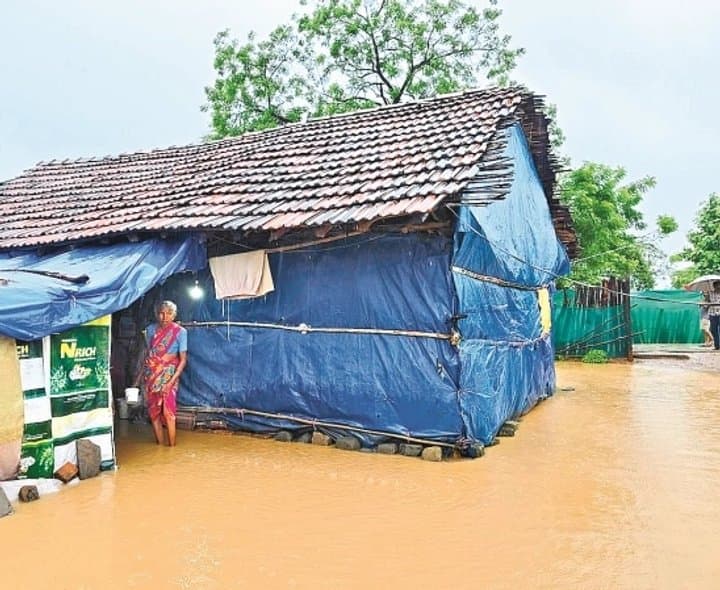 జిల్లాలో భారీ వర్షాలు.. పొంగిపొర్లుతున్న వాగులు - Udayam Digital