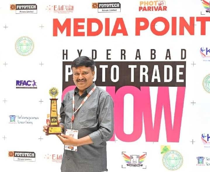 అహోబిలం ఫొటోగ్రాఫర్కు భారత్ కళా పురస్కార్ - Udayam