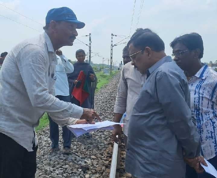 సూరంపేట బ్రిడ్జి భూసేకరణపై RDO పరిశీలన - Udayam