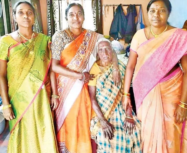 తల్లి ప్రోత్సాహంతో ఉపాధ్యాయులుగా ముగ్గురు కుమార్తెలు - Udayam