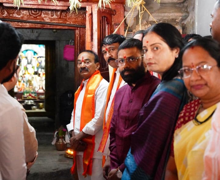 శ్రీ రంగనాథ స్వామి ఆలయంలో ఈటల రాజేందర్ పూజలు - gallery image 2