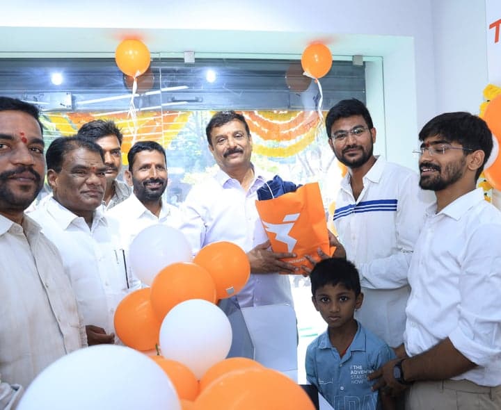 సిద్దిపేటలో టెక్నోస్పోర్ట్ షోరూమ్ ప్రారంభించిన ఎమ్మెల్యే - gallery image 2