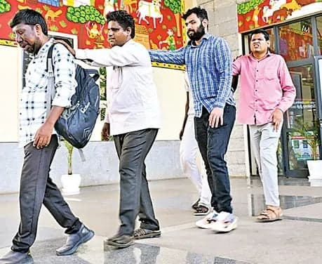 అంధ యువకుల ఉద్యమ బాట - Udayam