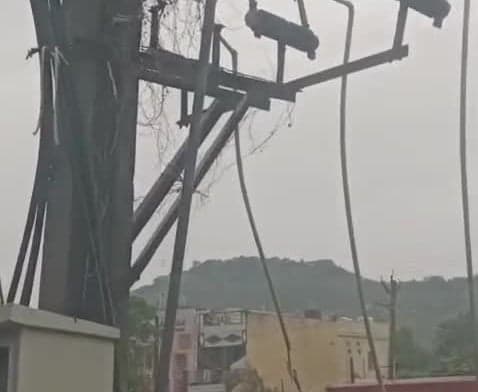 నకరికల్లులో ఎడతెరిపి లేకుండా వర్షం - Udayam