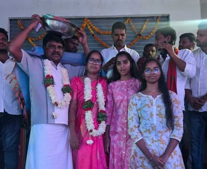నల్లవెల్లిలో రూ.2.05 లక్షలకు అమ్మవారి చీర వేలం - Udayam