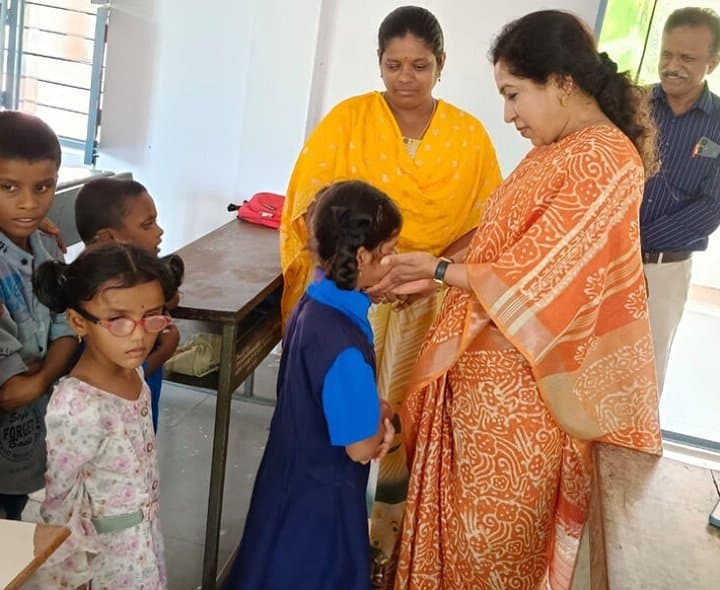 దివ్యాంగ చిన్నారులకు ఆటల పోటీలు - Udayam