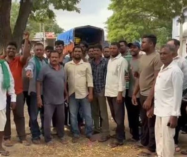 యూరియా యాప్ మొరాయింపుతో రైతుల తిప్పలు - Udayam Digital