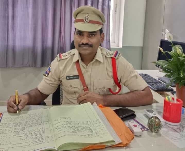 భద్రాచలం ట్రాఫిక్ ఎస్సైగా కేశవ్ బాధ్యతలు - Udayam