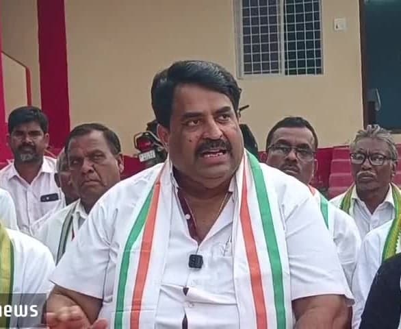 22ఏ భూములపై ఆరోపణల్లో వాస్తవం లేదు: శ్రీనివాస్ - Udayam