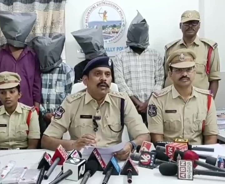 గ్యాంగులు నిర్వహిస్తే రౌడీషీట్లు: డీఎస్పీ - Udayam