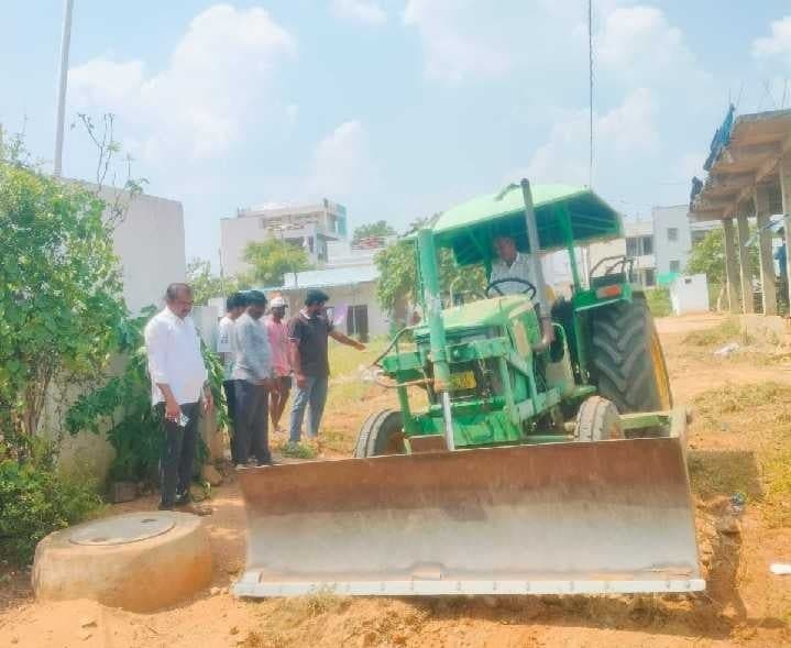 బీసీ కాలనీలో రోడ్ల శుభ్రత - Udayam