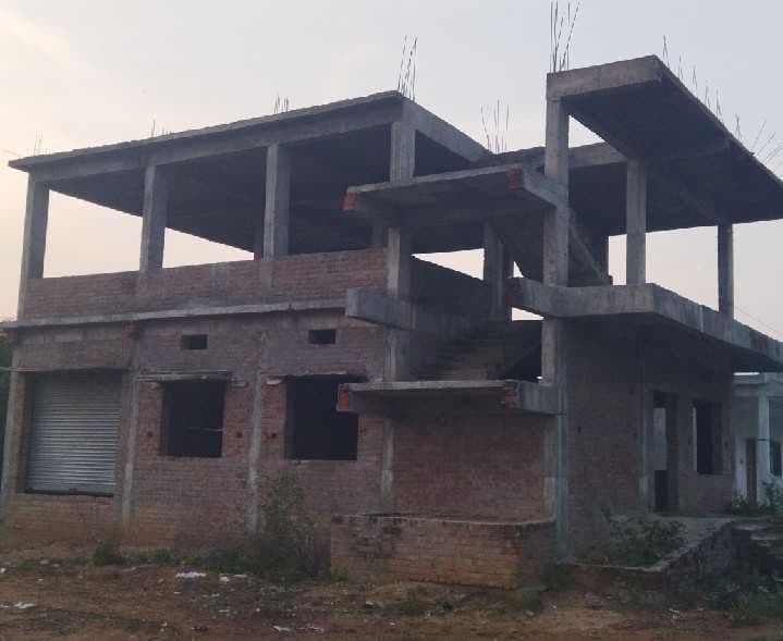 దేవరపల్లిలో సచివాలయ భవనం అర్ధాంతరం - Udayam