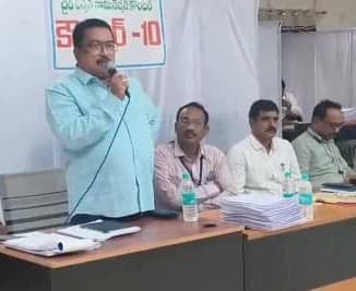బొబ్బిలిలో నిబంధనల ప్రకారం నామినేషన్లు - Udayam