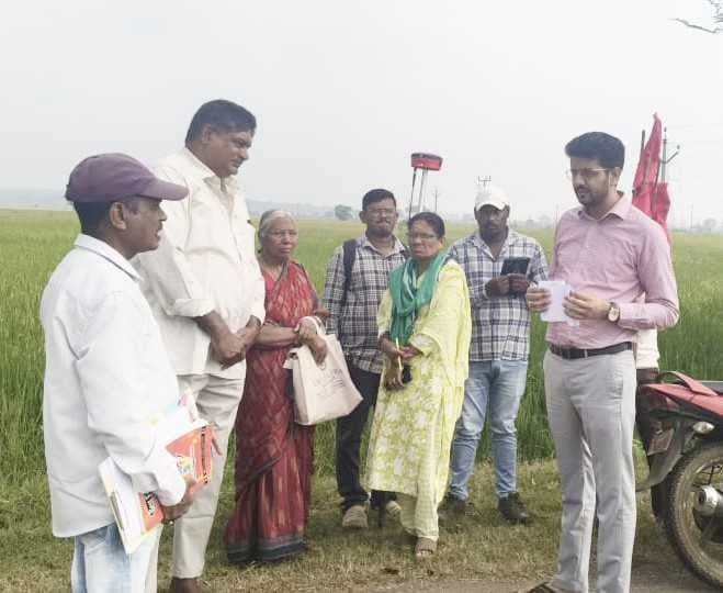 రీసర్వే పనులను పరిశీలించిన సబ్ కలెక్టర్ - Udayam