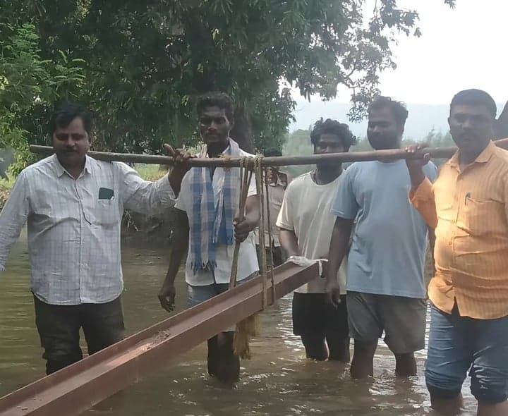 తుఫాన్ వేళ విద్యుత్ సిబ్బంది సేవలు - Udayam