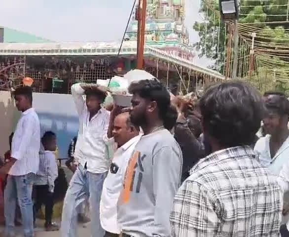 తర్లుపాడులో వినాయకుడికి 50 కేజీల లడ్డూ సమర్పణ - Udayam