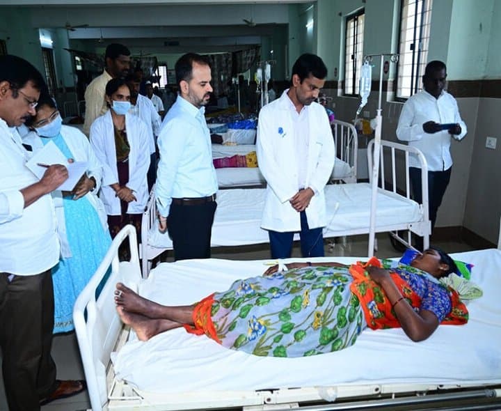 చిట్యాల ఆసుపత్రిలో కలెక్టర్ ఆకస్మిక తనిఖీ - Udayam