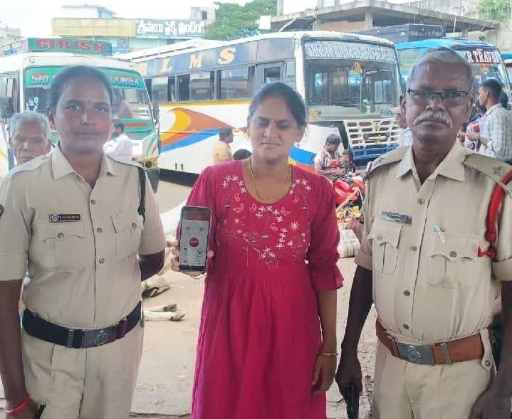 కాశీబుగ్గలో శక్తి యాప్పై అవగాహన - Udayam