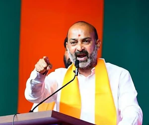సిరిసిల్ల ఎస్పీపై కేంద్ర మంత్రి బండి సంజయ్ ఆగ్రహం - Udayam Digital