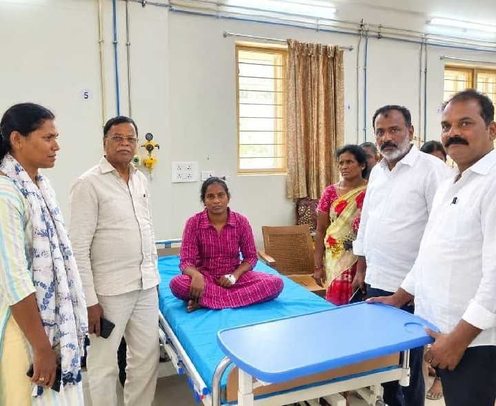 గుడిపాలలో సర్వేయర్కు పాము కాటు - Udayam