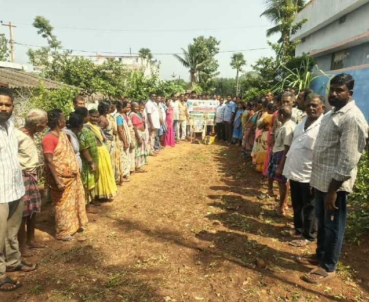 మాకవరపాలెంలో అభివృద్ధి పనులకు శ్రీకారం - Udayam