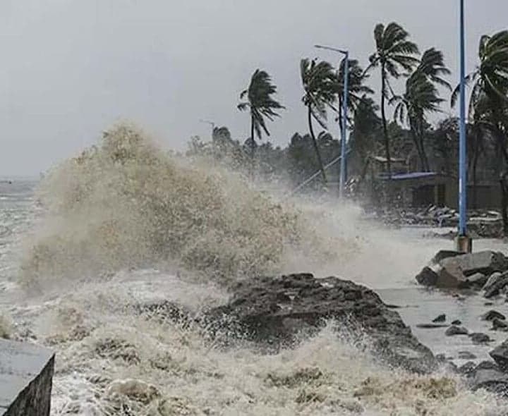 తుఫాను సమస్యలకు ఈ నంబర్కు కాల్ చేయండి - Udayam