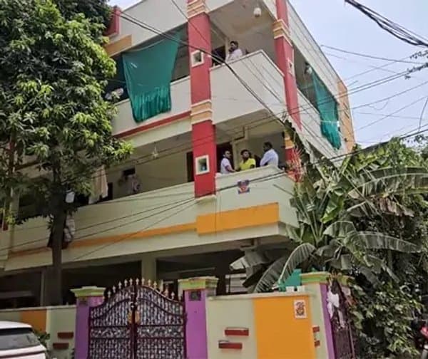 డిప్యూటీ కలెక్టర్ ఇళ్లలో ఏసీబీ సోదాలు - Udayam Digital