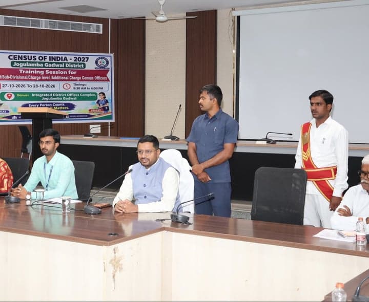 సెన్సస్- 2027 నిర్వహణలో ఖచ్చితత్వం పాటించాలి: కలెక్టర్ - gallery image 2