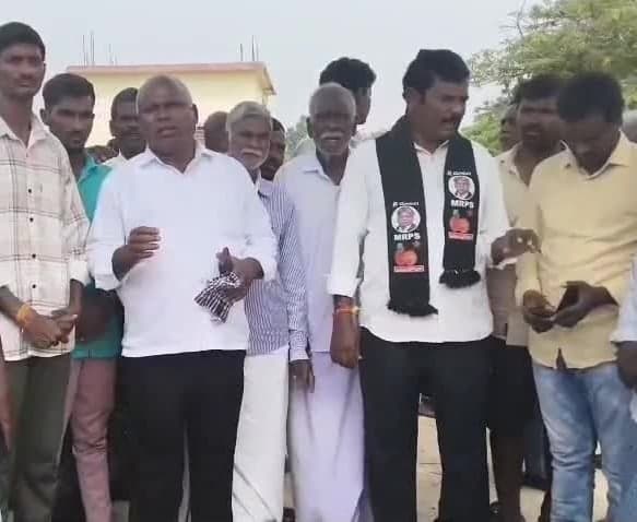 దళితుల స్మశానవాటిక దారి పునరుద్ధరించాలి - Udayam