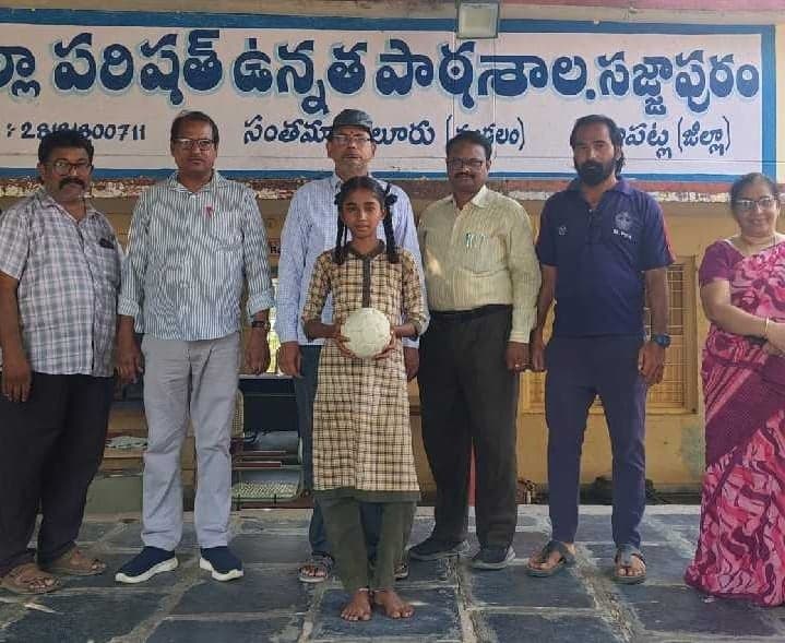 రాష్ట్రస్థాయి హ్యాండ్బాల్కు సజ్జాపురం విద్యార్థిని ఎంపిక - Udayam
