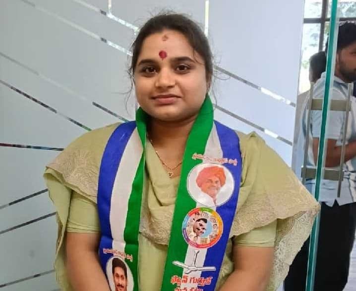 పార్వతీపురం వైసీపీ జడ్పీటీసీ అభ్యర్థిగా నవ్యశ్రీ - Udayam