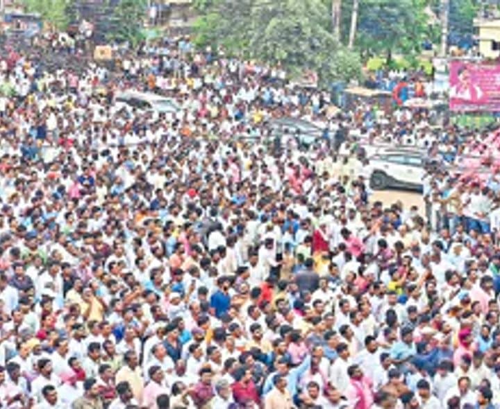 పెద్ది సుదర్శన్రెడ్డికి అశ్రునివాళి.. ముగిసిన అంతిమయాత్ర - gallery image 3