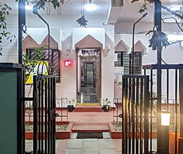 హైదరాబాద్లో ‘అందరి ఇల్లు’: ఆకలి తీర్చే ఆశ్రయం - Udayam Digital