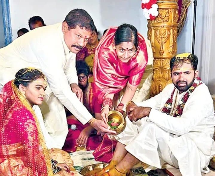 అన్నీతామై కన్యాదానం చేశారు - Udayam