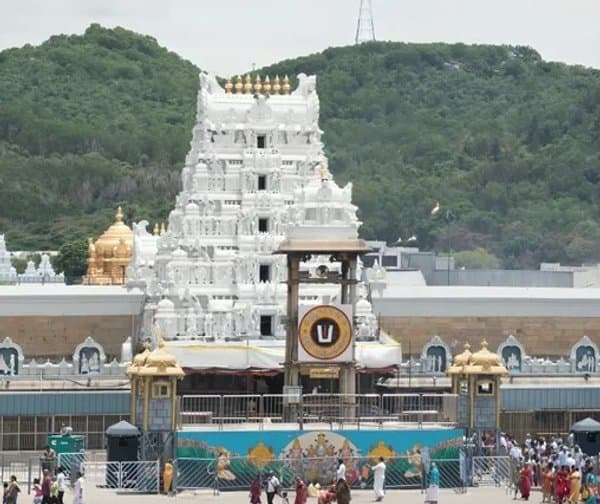 శ్రీవారి సర్వదర్శనానికి 24 గంటల - Udayam Digital