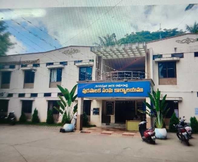 కొవ్వూరులో టీడీపీ ఖాతాలో 4 వార్డులు - Udayam