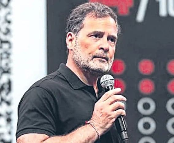 అంధ భక్తులకు అది సాధ్యం కాదు - Udayam