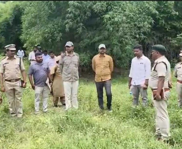 బీట్ ఆఫీసర్ మృతిపై అధికారులకు నోటీసులు - Udayam