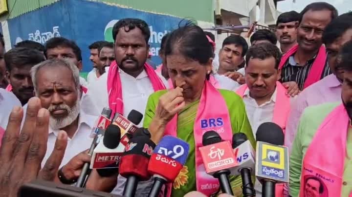 సీఎం రేవంత్ రెడ్డి మొన్న రాఖీ కట్టించుకున్నారు, గొంతు కోశారు సబితా రెడ్డి - Udayam