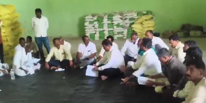 సొసైటీలో కొనసాగిన సమావేశం