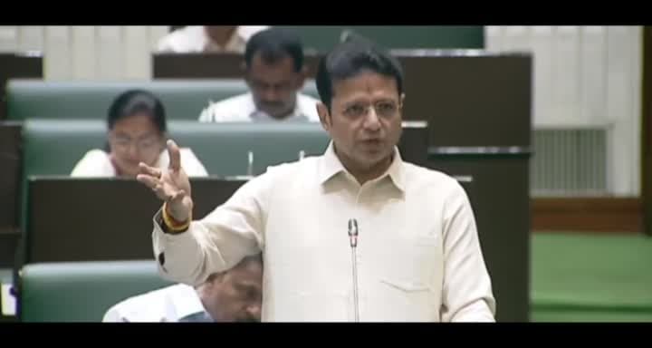 నిజామాబాద్ ఎయిర్ పోర్ట్ప కీలక ప్రకటన చేసిన మంత్రి - Udayam