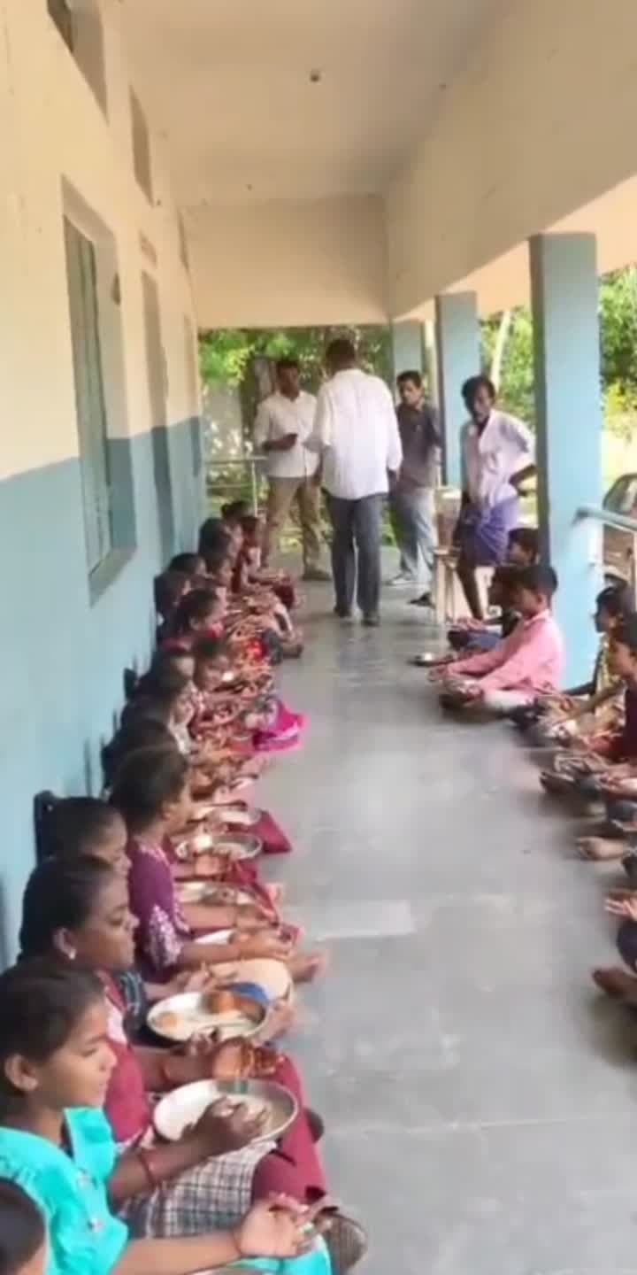 ప్రభుత్వ పాఠశాలను పరిశీలించిన కాంగ్రెస్ ప్రజా ప్రతిని - Udayam